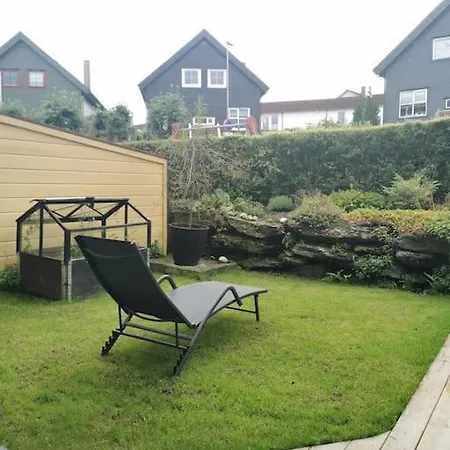 Koselig Med Hage ستافانجر
